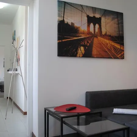 Bnbook Cascina Crennese شقة غالاّراتي